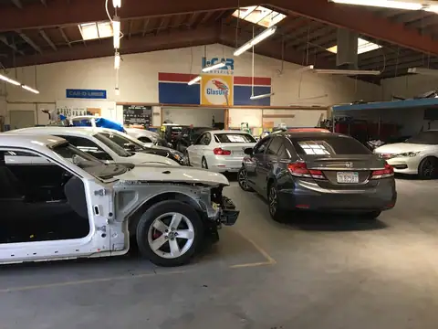 JNS United Auto Body, Inc. in Reseda