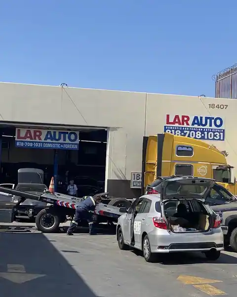 LAR Auto Repair in Reseda