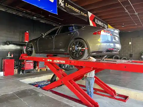 Reseda Tires & Alignment Inc. in Reseda