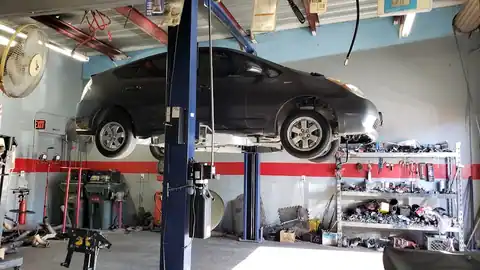 J&R Auto Care in Rialto