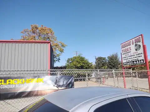 Freddie & Son Tires in Riverside