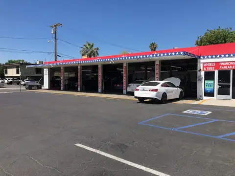 McNair's Auto Repair in Riverside