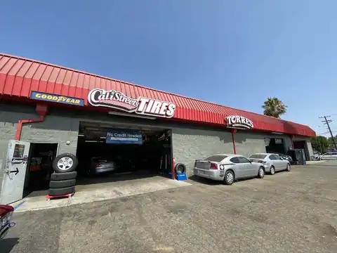 Torres Auto Repair & Muffler in Riverside