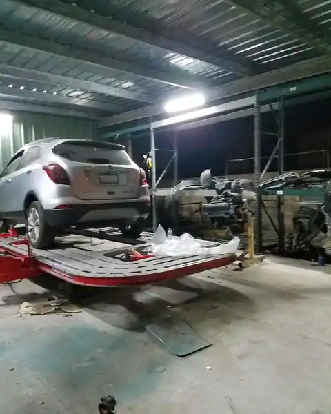 Vazquez Truck Repair in Riverside