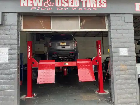 The pistons auto repair center in San Bernardino