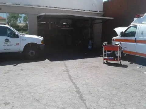 Earl's Automotive Complete Auto Repair in San Fernando