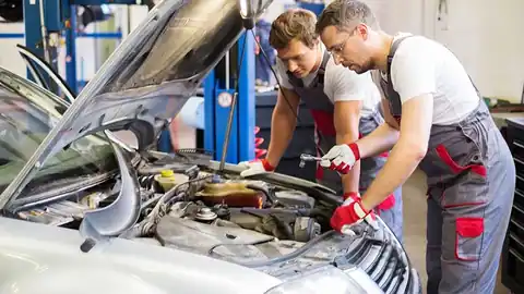 Raul's Auto Repair in San Fernando