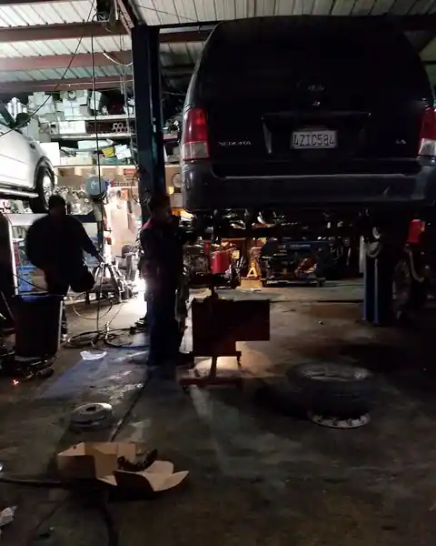 Dick's Muffler Shop in San Jacinto