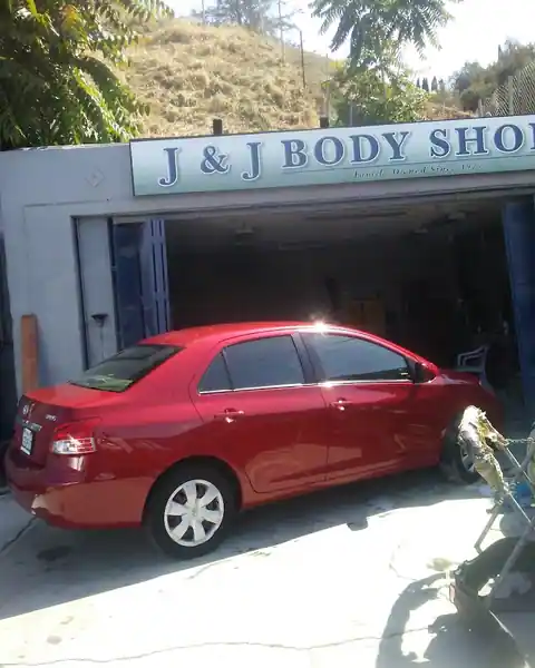 J & J Body Shop in San Pedro
