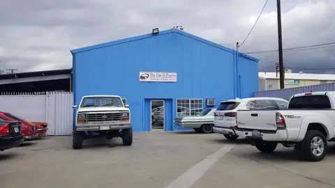 Car-o-practor Collision& Body Works in Santa Clarita
