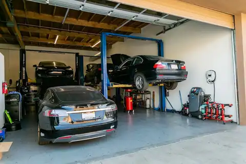 Hans Automotive LLC in Santa Fe Springs
