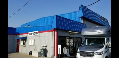 Mike Thompson's RV Service, Body, & Parts in Santa Fe Springs