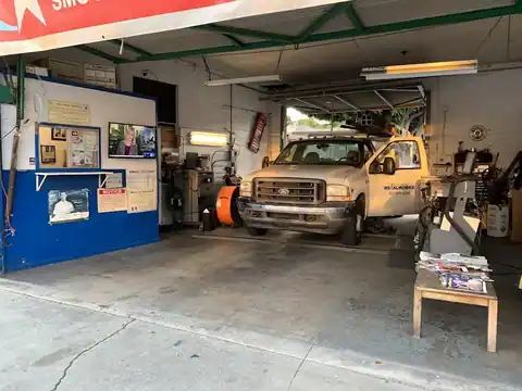 Pacific Smog Check STAR certified station in Santa Monica