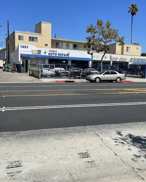 Queros Auto Service in Santa Monica