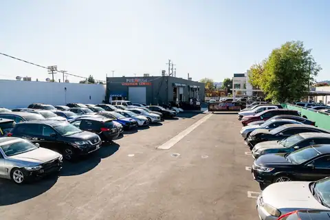 PREMIUM COLLISION CENTER in Sherman Oaks