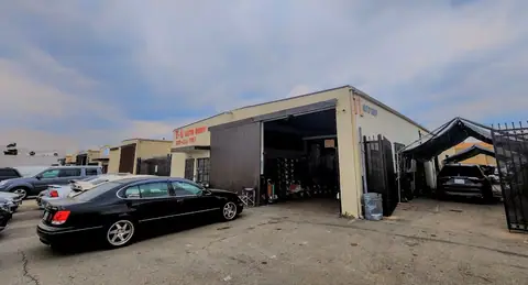 T & L Auto Body Shop in South El Monte