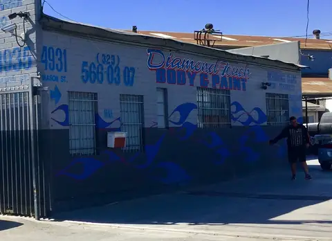 Diamond Touch Body Shop in South Gate