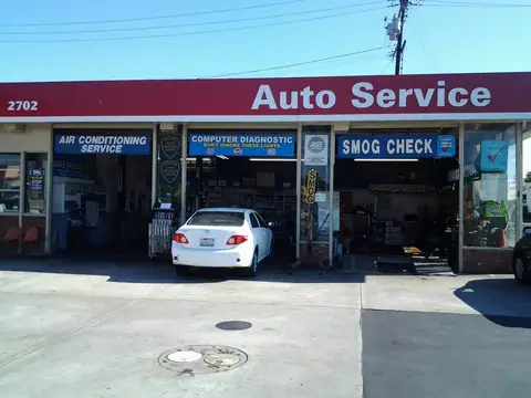 John S Auto 76 in South Gate