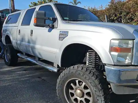 Rosa's Truck & Auto Repair in South Gate