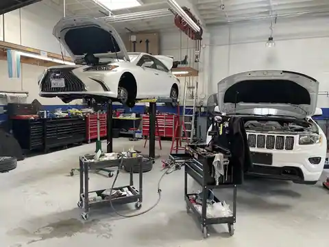 Streamline Collision Inc in South Gate