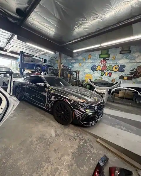 Garage 911 in Sun Valley