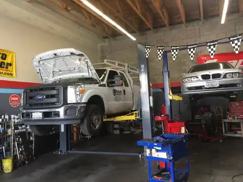Javi's Auto Repair in Sun Valley