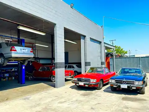 Universal German Auto Repair Inc. in Sun Valley