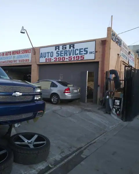 R & R Autoservices inc in Sylmar