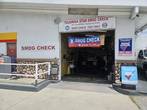 FOOTHILL Auto tech in Tujunga