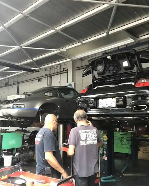 Auto repair in Valley Glen, CA