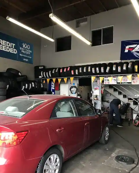 El Guero Tires in West Covina