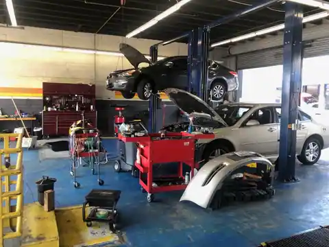 Whittier Auto Garage in Whittier