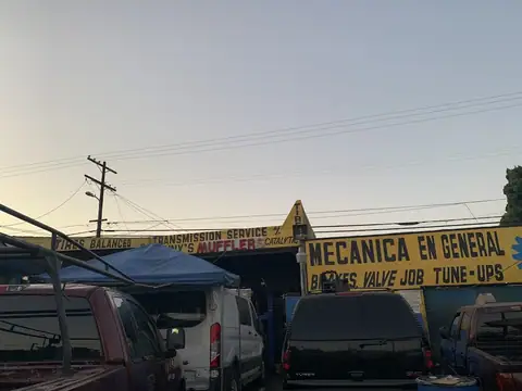 Johnny's Auto Repair & Tires in Wilmington
