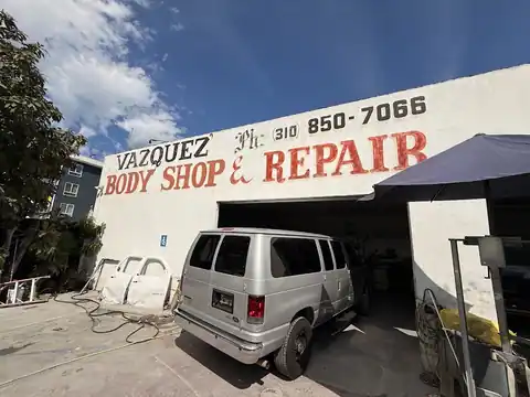 Vázquez Body Shop Repair in Wilmington