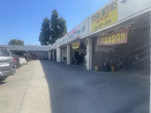 A & A Auto Body & Paint in Winnetka