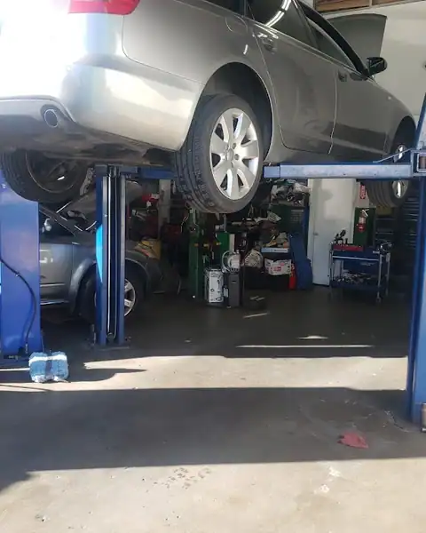 Flash Auto Services in Winnetka