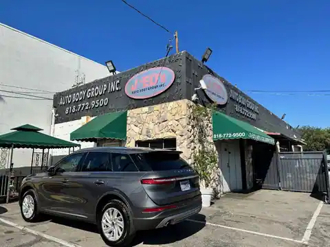 J & Ed's Auto Body in Winnetka
