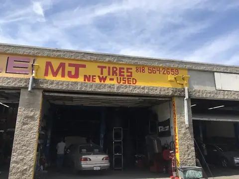 MJ Tires in Winnetka