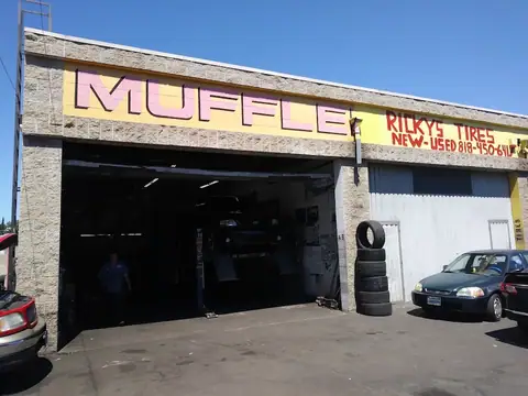 Muffler Nayarit in Winnetka