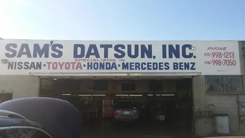 Sam's Datsun in Winnetka