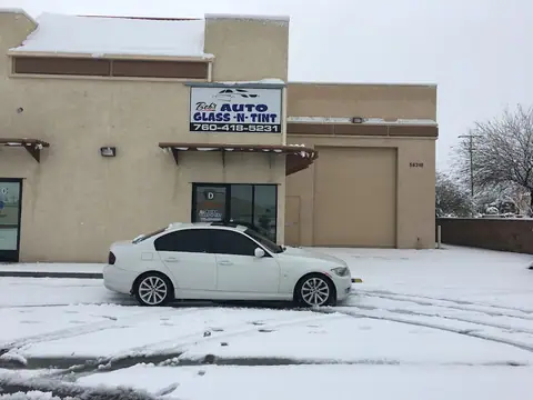 Bob's Autoglass N Tint in Yucca Valley