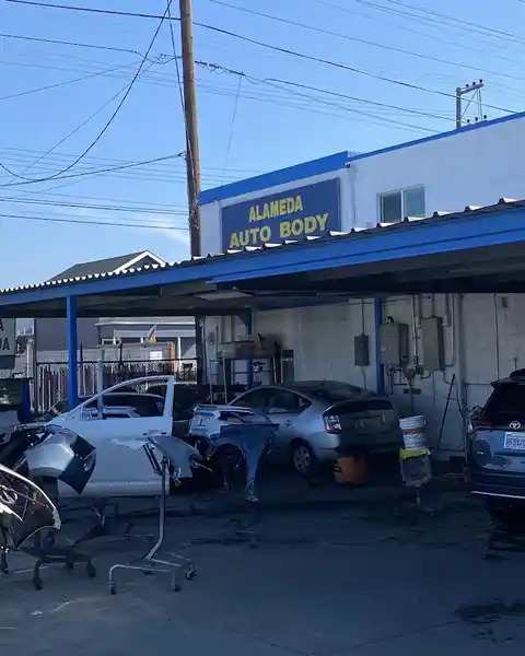 Alameda Auto Body and Services in Alameda