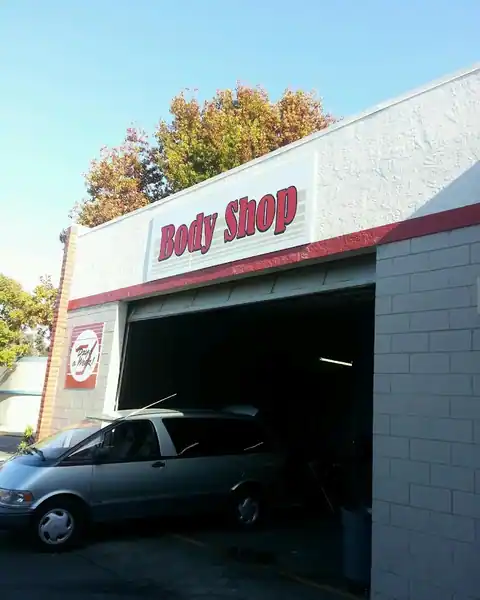 El Cerrito Tires & Auto Body in Albany