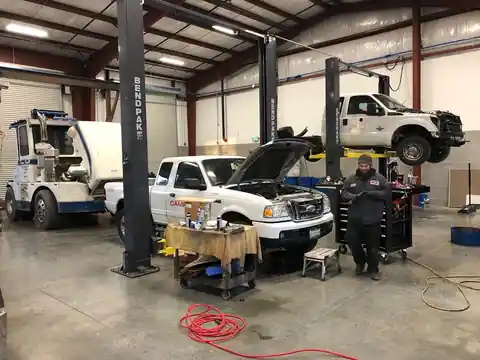 G & T Truck Repair in Applegate