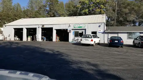 Strictly Toy-Ondas in Auburn
