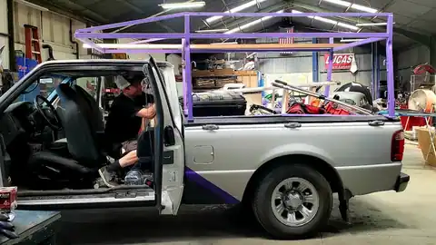 Turttles Auto Glass in Auburn