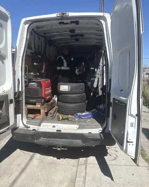 Khan brothers mobile tire repair service in Pacifica