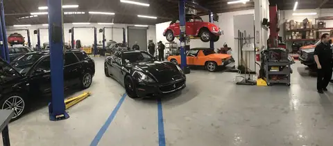 Griffin Motorwerke in Berkeley