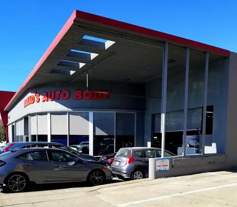 Husteads Auto Body in Berkeley