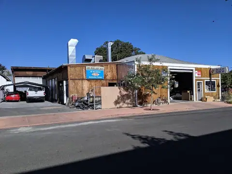 Inyo Mono Body Shop in Bishop